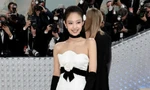 Mặc nhạt nhòa tại Met Gala, Jennie (BlackPink) vẫn khiến khán giả phát cuồng