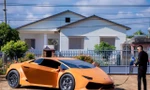 Nhóm thanh niên 'biến hình' xế cổ thành siêu xe Lamborghini