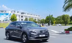 Lô 100 ô tô điện VinFast VF 8 xuất xưởng