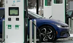 Nghiên cứu chỉ ra sạc xe điện tốn kém hơn đổ đầy xe xăng