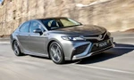Toyota Camry bản hybrid 'cháy hàng' tại Australia