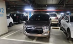Muôn kiểu đỗ xe 'khó đỡ' của tài xế Việt