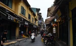 Hàng quán Hà Nội vắng vẻ vì ca mắc COVID-19 liên tục tăng cao