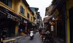 Hàng quán Hà Nội vắng vẻ vì ca mắc COVID-19 liên tục tăng cao