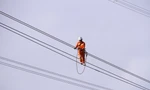 Miệt mài lao động trên 'chảo lửa' công trường đường dây 500kV mạch 3