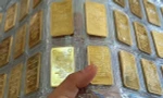 Giá vàng Việt Nam ngược chiều thế giới 