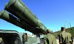 Một hệ thống tên lửa phòng không S-400 Triumf của trung đoàn tên lửa phòng không Red Star Order số 210 của Không quân Nga. Ảnh: ITAR-Tass / Stanislav Krasilnikov