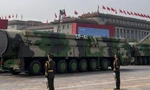 Một số hầm chứa được cho là được xây dựng để chứa ICBM DF-41 mới, một tên lửa được triển khai trong cuộc duyệt binh vào năm 2019. Kevin Frayer / Getty Images