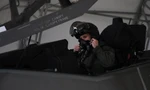 Một phi công F-35A Lightning II chuẩn bị cho chuyến bay tại Căn cứ Không quân Eglin, Florid vào ngày 30 tháng 7 năm 2020. (Lực lượng Không quân Mỹ)