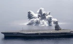 Tàu sân bay USS Gerald R. Ford (CVN 78) đã hoàn thành thử nghiệm chịu đựng vụ nổ đầu tiên theo lịch trình ở Đại Tây Dương vào ngày 18 tháng 6 năm 2021. Ảnh của Hải quân Mỹ