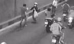 Rớt cọc tiền giữa phố Đà Nẵng, chàng trai xúc động khi được 'lượm giùm chứ không lấy'