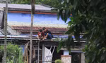 'Gõ cửa' từng nhà dân Đà Nẵng vận động sơ tán tránh bão