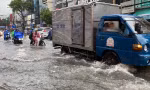 Đường phố biến thành sông, Đà Nẵng cho học sinh nghỉ học, sẵn sàng sơ tán dân
