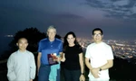 Điều gì diễn ra khi tỷ phú Bill Gates uống trà trên đỉnh Bàn Cờ? 