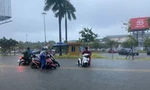 Đà Nẵng ngập do mưa lớn, nhà trường thông báo khẩn học sinh không tới lớp