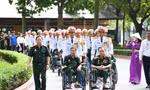 Trào cảm xúc hình ảnh những thương binh nặng viếng Lăng Chủ tịch Hồ Chí Minh trong trời thu Hà Nội