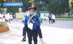 Những hình ảnh đẹp tuyệt vời: Công an, tình nguyện 'tiếp sức mùa thi' cho sĩ tử Thủ đô