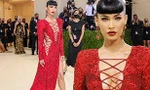 Megan Fox xứng danh 'nữ hoàng thảm đỏ' ở Met Gala với váy xẻ ngực sâu nóng bỏng