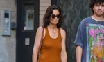 Katie Holmes 'thả rông' ra phố với sắc vóc già nua, xập xệ