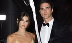 Con gái 20 tuổi của 'huyền thoại’ mẫu Cindy Crawford chia tay bạn trai tài tử