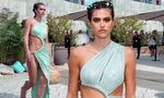 Vừa chia tay 'trai hư' Scott Disick, nàng mẫu 9x mặc váy khoét hông táo bạo đi catwalk