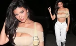 Kylie Jenner khoe thềm ngực nóng 'bỏng mắt'