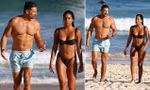 Sao truyền hình Úc cực nóng bỏng với bikini ở biển