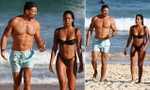 Sao truyền hình Úc cực nóng bỏng với bikini ở biển