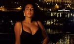 Bạn gái Cristiano Ronaldo khoe ngực đầy 'bỏng mắt'