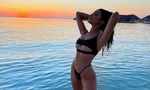 Hoa hậu Olivia Culpo đẹp như mộng giữa biển trời Maldives
