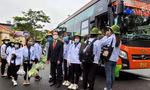 Đa số "chiến sĩ" áo trắng tình nguyện là nữ