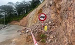 Mưa lớn kéo dài gây sạt lở trên đèo Prenn Đà Lạt 