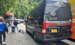 Tai nạn liên hoàn trên đèo Bảo Lộc làm 2 người thương vong, xe máy gãy đôi 