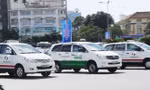 TPHCM sử dụng taxi vận chuyển bệnh nhân