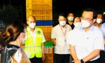 Bí thư Nguyễn Văn Nên kiểm tra công tác phòng dịch chợ đầu mối Bình Điền