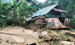 Nghệ An: Nhà bị cuốn trôi, đường ngập bùn sau trận lũ quét dữ dội