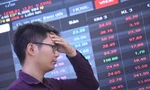 Chứng khoán hướng lên đỉnh cũ, nhà đầu tư vẫn 'ngậm ngùi'