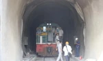 Sạt lở hầm đường sắt Chí Thạnh: Trung chuyển 2.700 khách của 12 đoàn tàu 