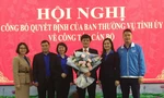Tập thể lãnh đạo Tỉnh đoàn Lạng Sơn chúc mừng tân Phó trưởng Ban Tuyên giáo Tỉnh ủy Lạng Sơn Nguyễn Tuấn Nam. Ảnh: Duy Chiến