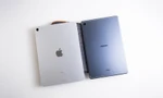 Mua máy tính bảng để học trực tuyến: Nên chọn iPad của Apple hay Samsung Galaxy Tab?