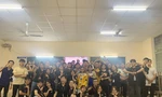 Sinh viên Đại học Sư phạm Kĩ thuật TP.HCM cùng nhau nâng cao kỹ năng tiếng Anh giao tiếp