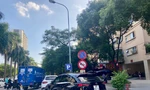 Hoang mang hàng loạt biển báo 'cấm đậu xe' và 'nơi đậu xe' đặt cạnh nhau