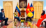 Miss Charm Venezuela 2024 thăm và chúc Tết Đại sứ quán Việt Nam tại Venezuela 