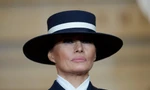 Bức ảnh của bà Melania Trump khiến nữ tỷ phú điêu đứng