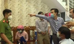 Ông H. chỉ tay vào mặt công an, hỏi “đồng chí công tác ở đội nào? Mày công tác ở đội nào?”.