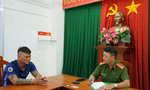 Tạm giữ hình sự đối tượng cướp túi xách của du khách nước ngoài