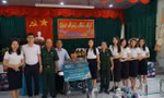 Ngân hàng BIDV và báo Tiền Phong thăm, tặng quà thương bệnh binh tại Long Đất