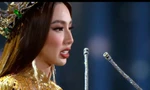 Thùy Tiên nói 4 thứ tiếng trước khi kết thúc nhiệm kỳ Hoa hậu Hòa bình