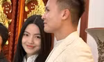 Quang Hải - Chu Thanh Huyền dựng rạp đám hỏi hoành tráng trên sân bóng