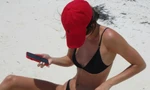 Kendall Jenner diện bikini khoe thân hình 1,79 m